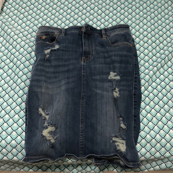 Jean Skirt - Picture 1 of 3
